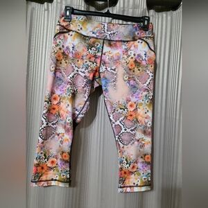 KI Pro Perdormance Vibrant Floral Patterned Leggings